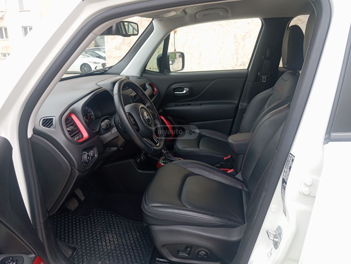 Jeep Renegade - фото 13