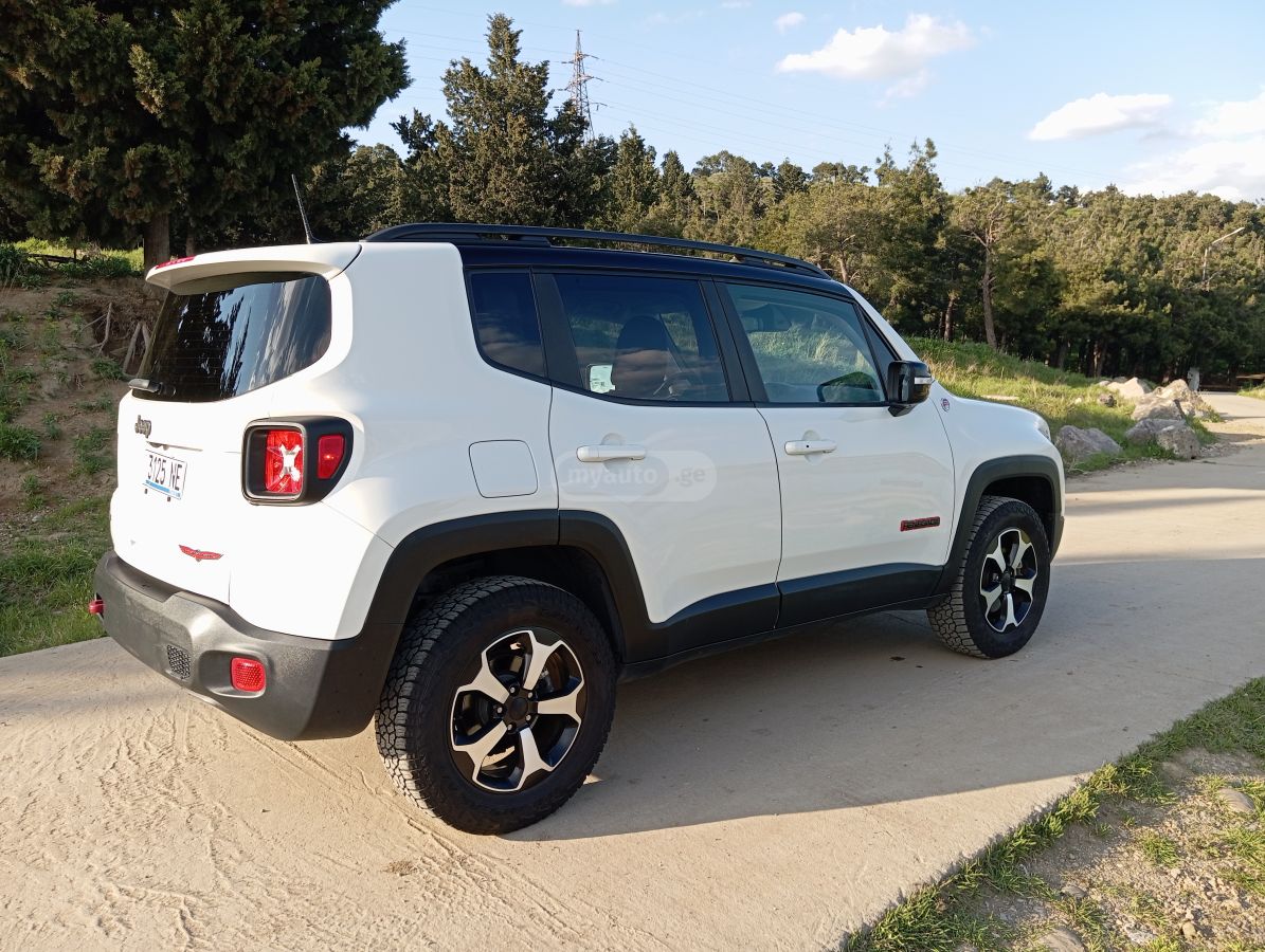 Jeep Renegade - фото 2