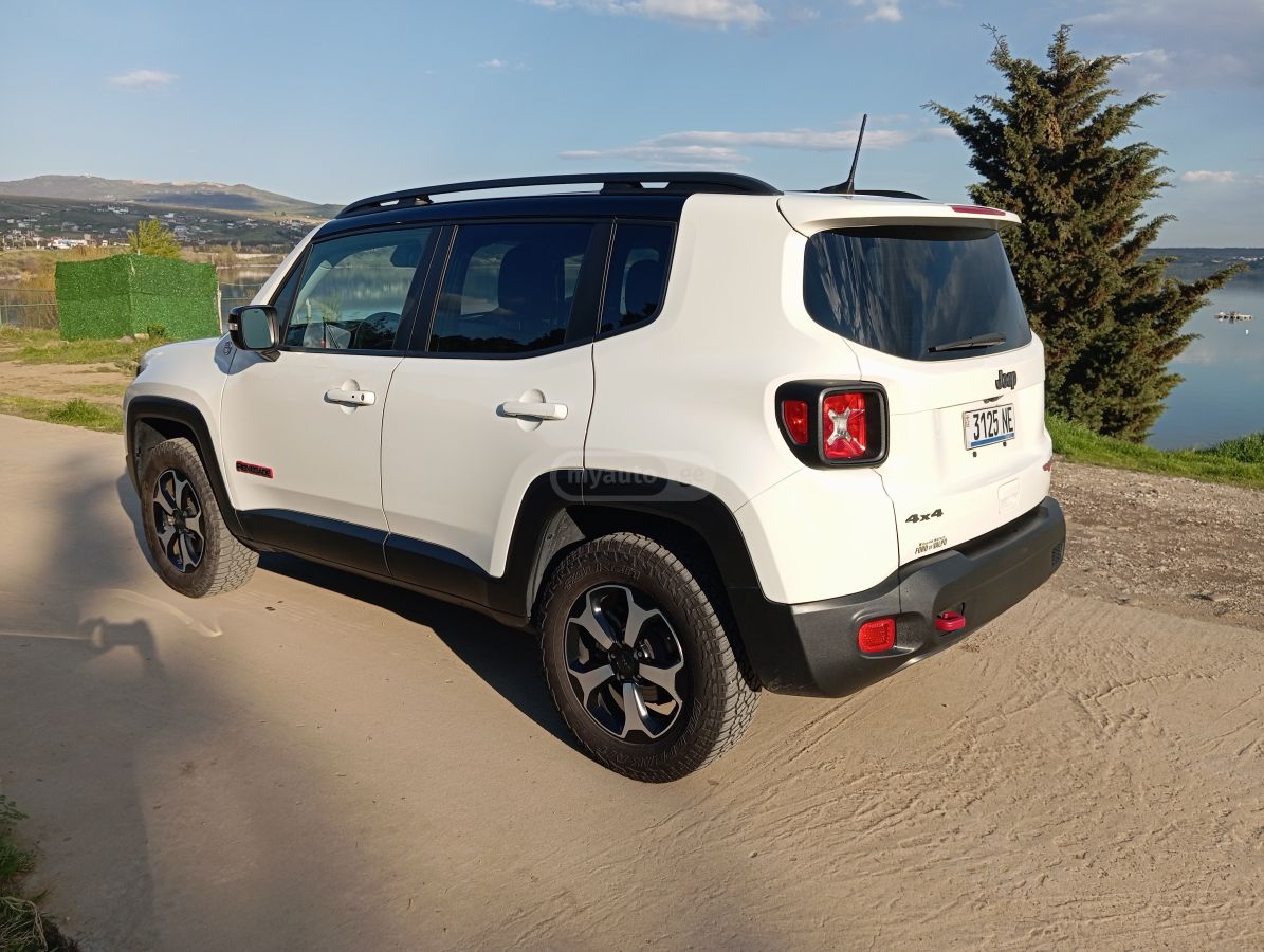 Jeep Renegade - фото 3
