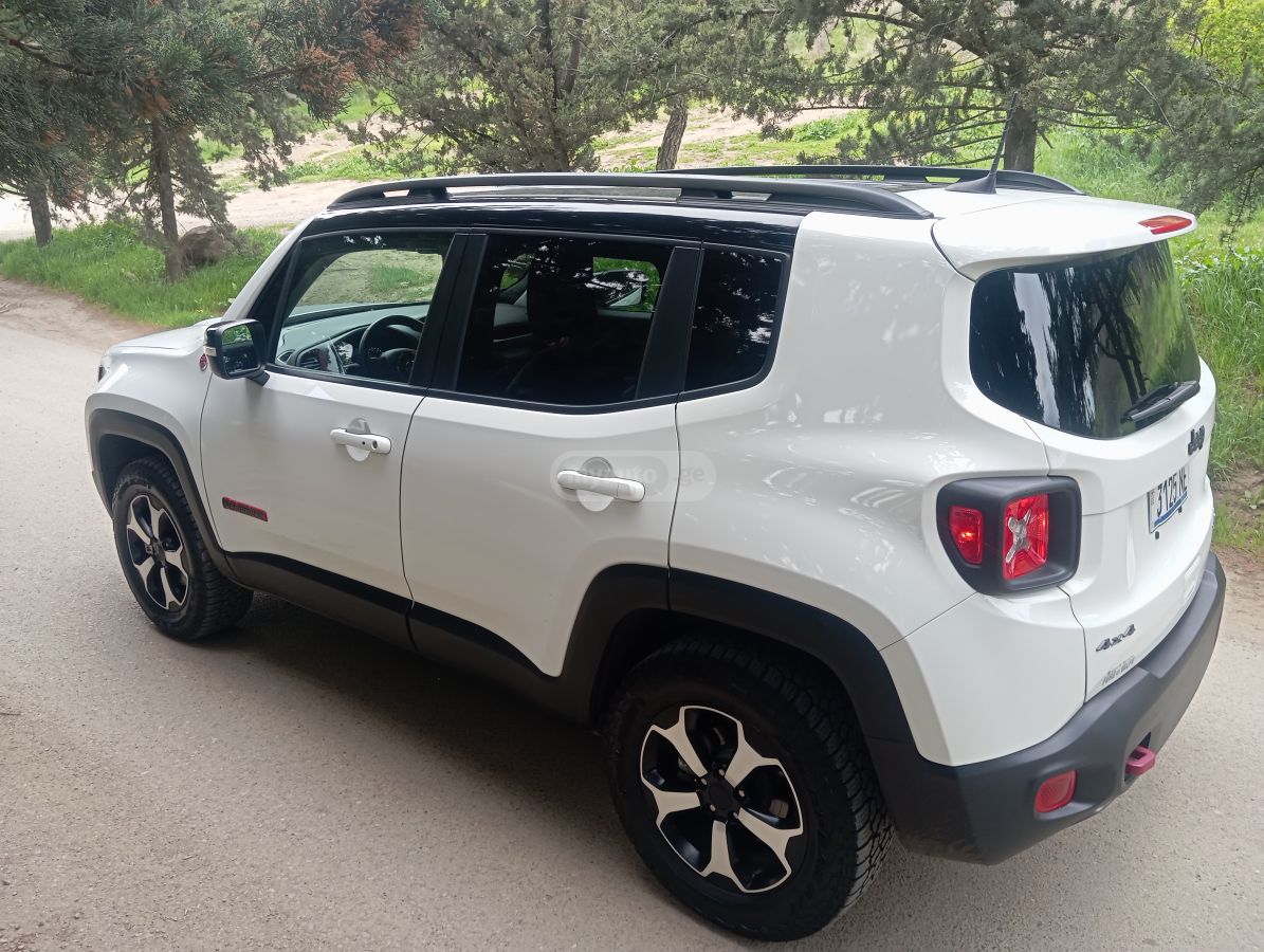 Jeep Renegade - фото 4