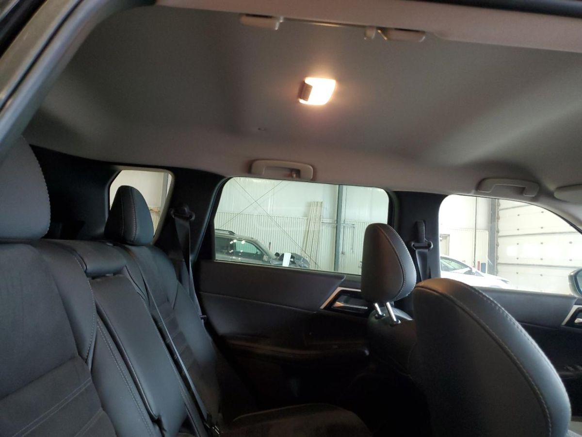 Mitsubishi Outlander - фото 11