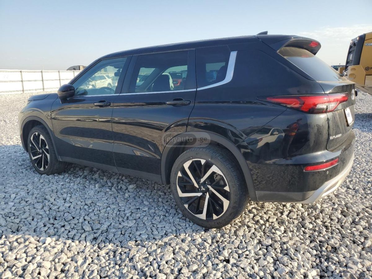 Mitsubishi Outlander - фото 2