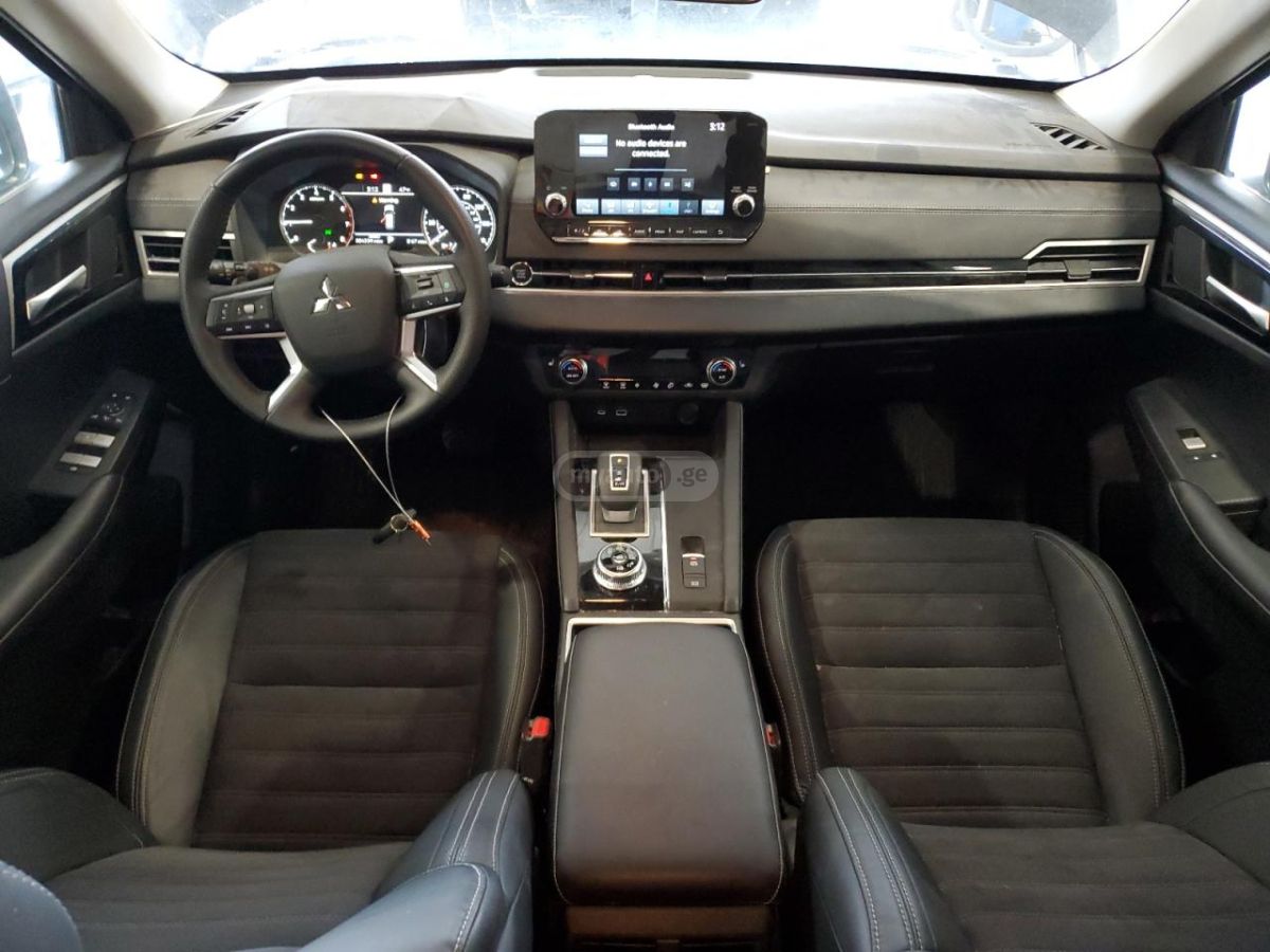 Mitsubishi Outlander - фото 8