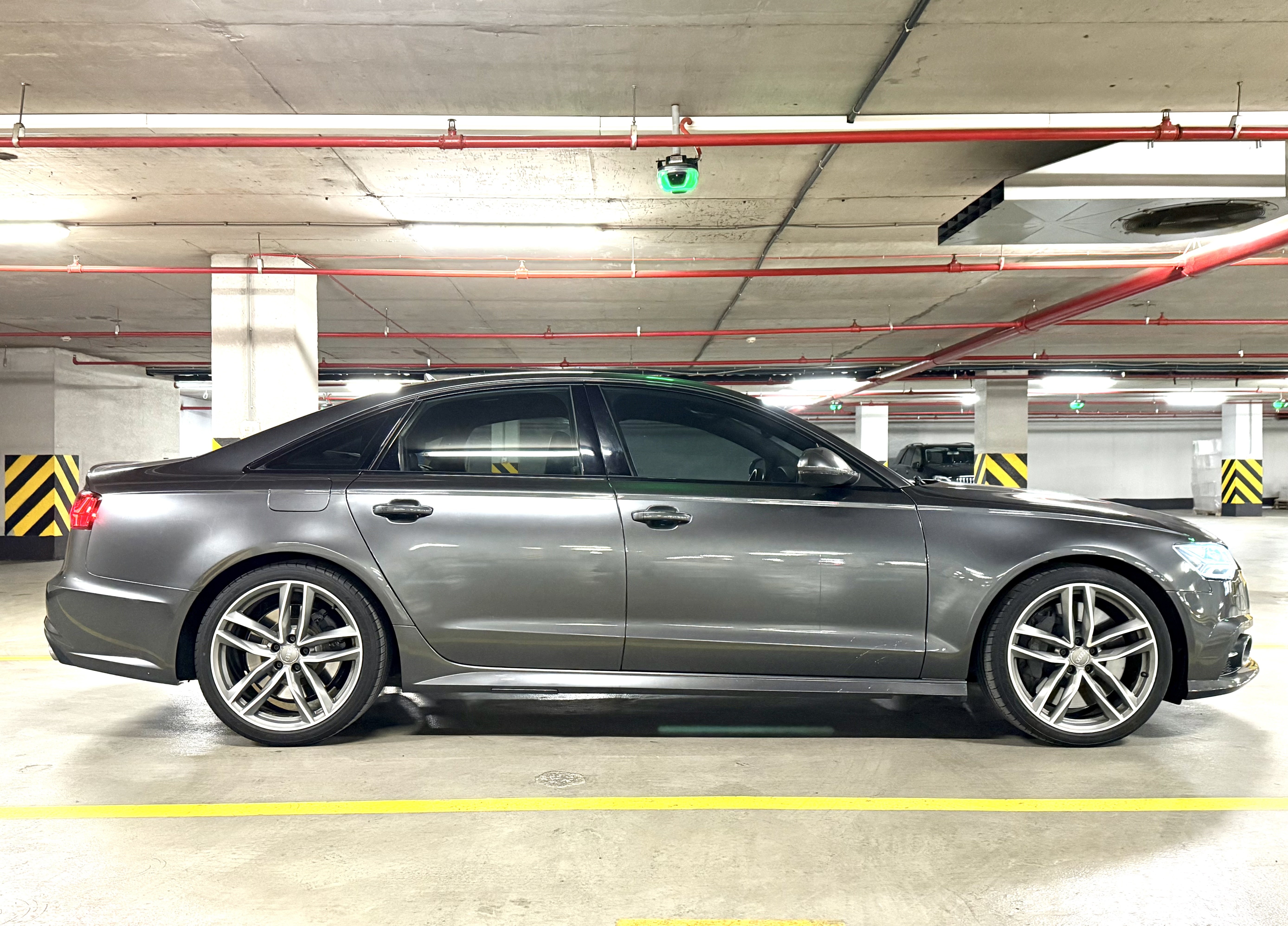 Audi S6 - фото 7