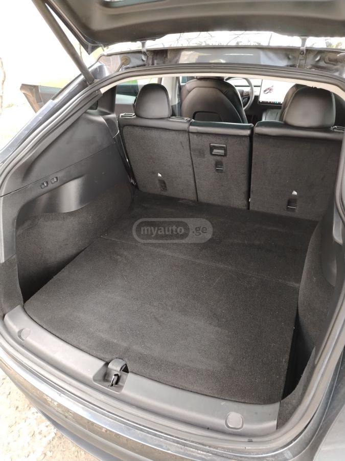 Tesla Model Y - фото 7
