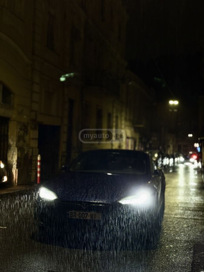 Tesla Model S - фото 10