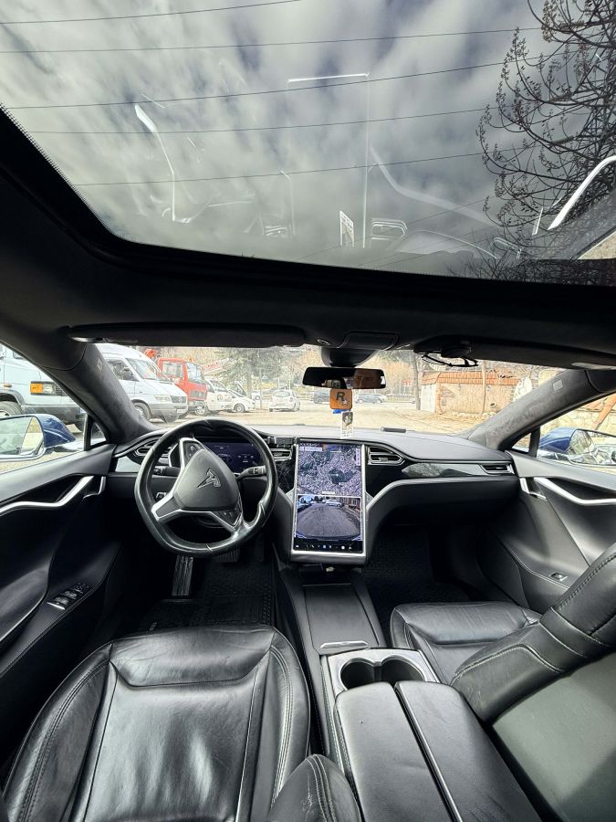Tesla Model S - фото 12