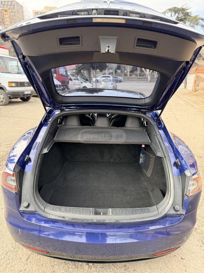 Tesla Model S - фото 13