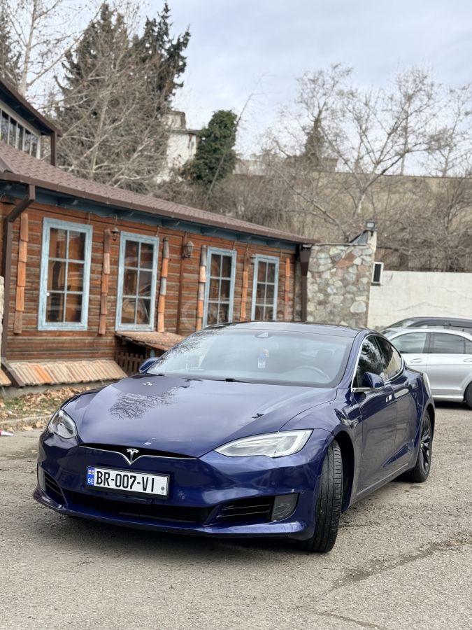 Tesla Model S - фото 2