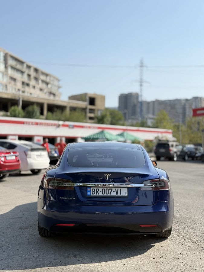 Tesla Model S - фото 4