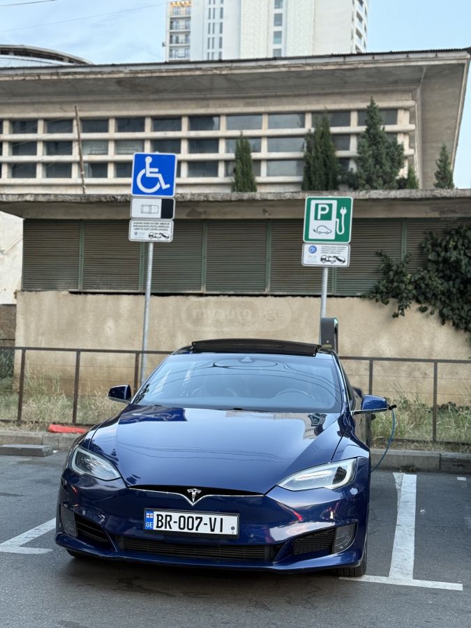 Tesla Model S - фото 6