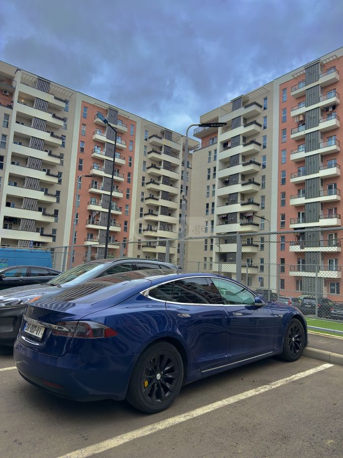 Tesla Model S - фото 7