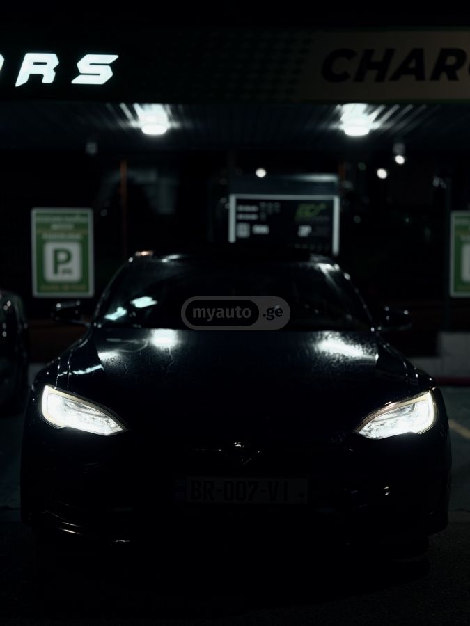 Tesla Model S - фото 9