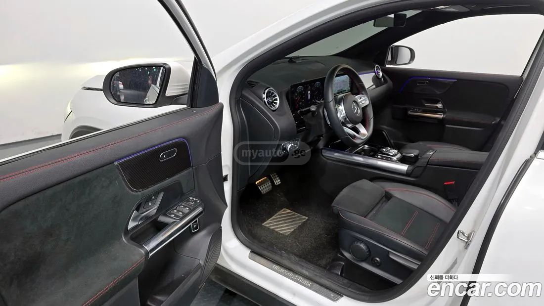 Mercedes-Benz GLA 45 AMG 2022 — миниатюра 10