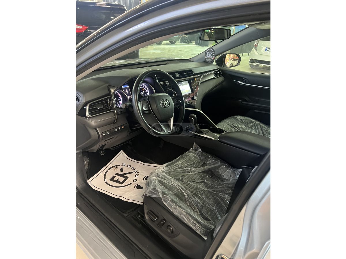 Toyota Camry - фото 12