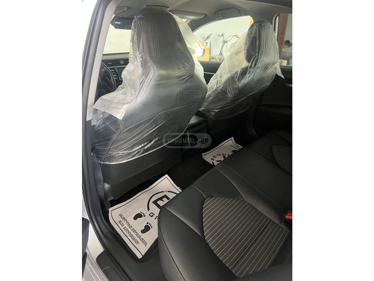 Toyota Camry - фото 13