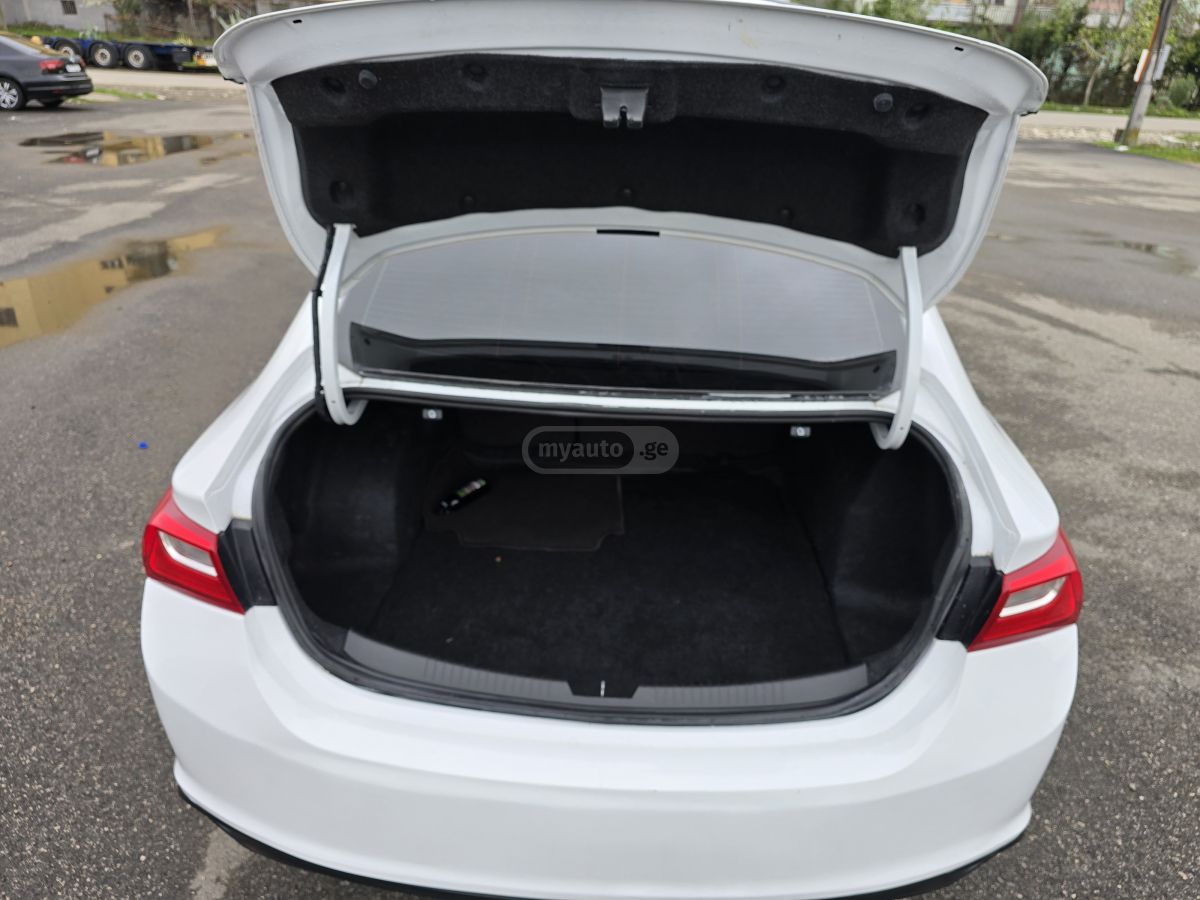 Chevrolet Malibu - фото 14