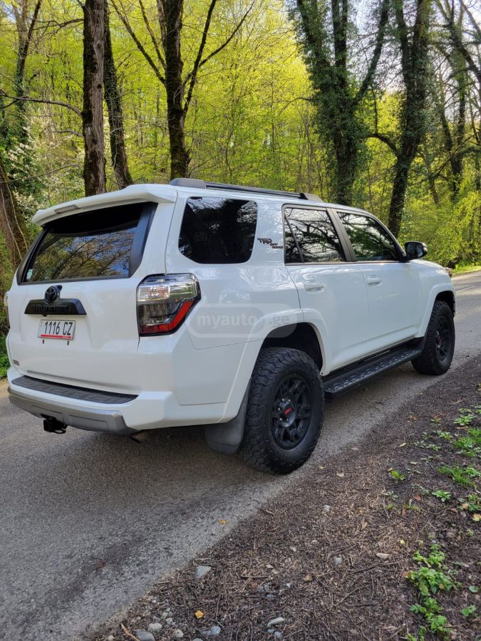 Toyota 4 Runner - фото 5