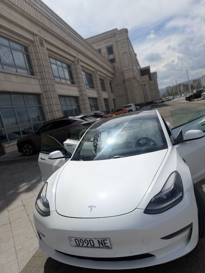 Tesla Model 3 - фото 8