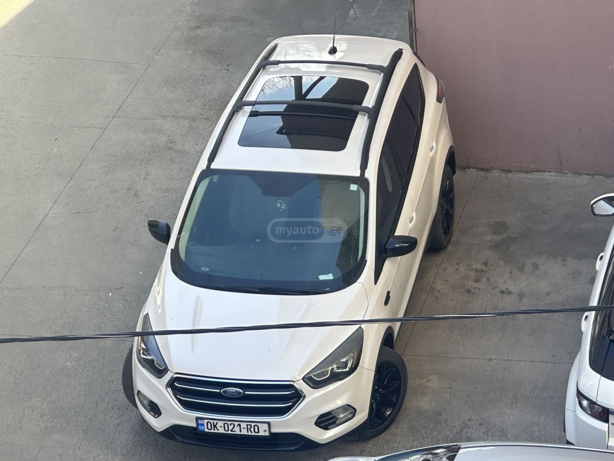 Ford Escape - фото 1