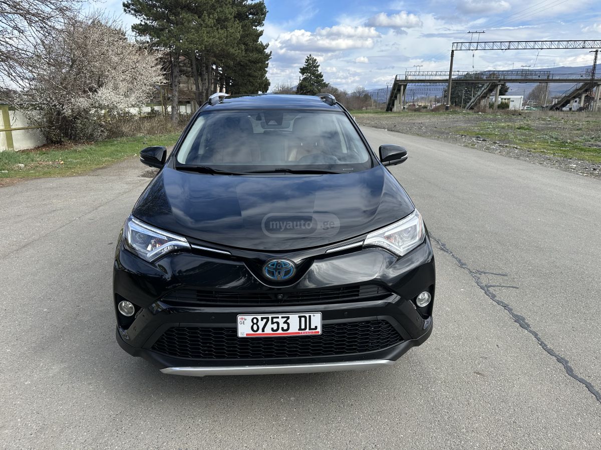 Toyota RAV 4 - фото 1