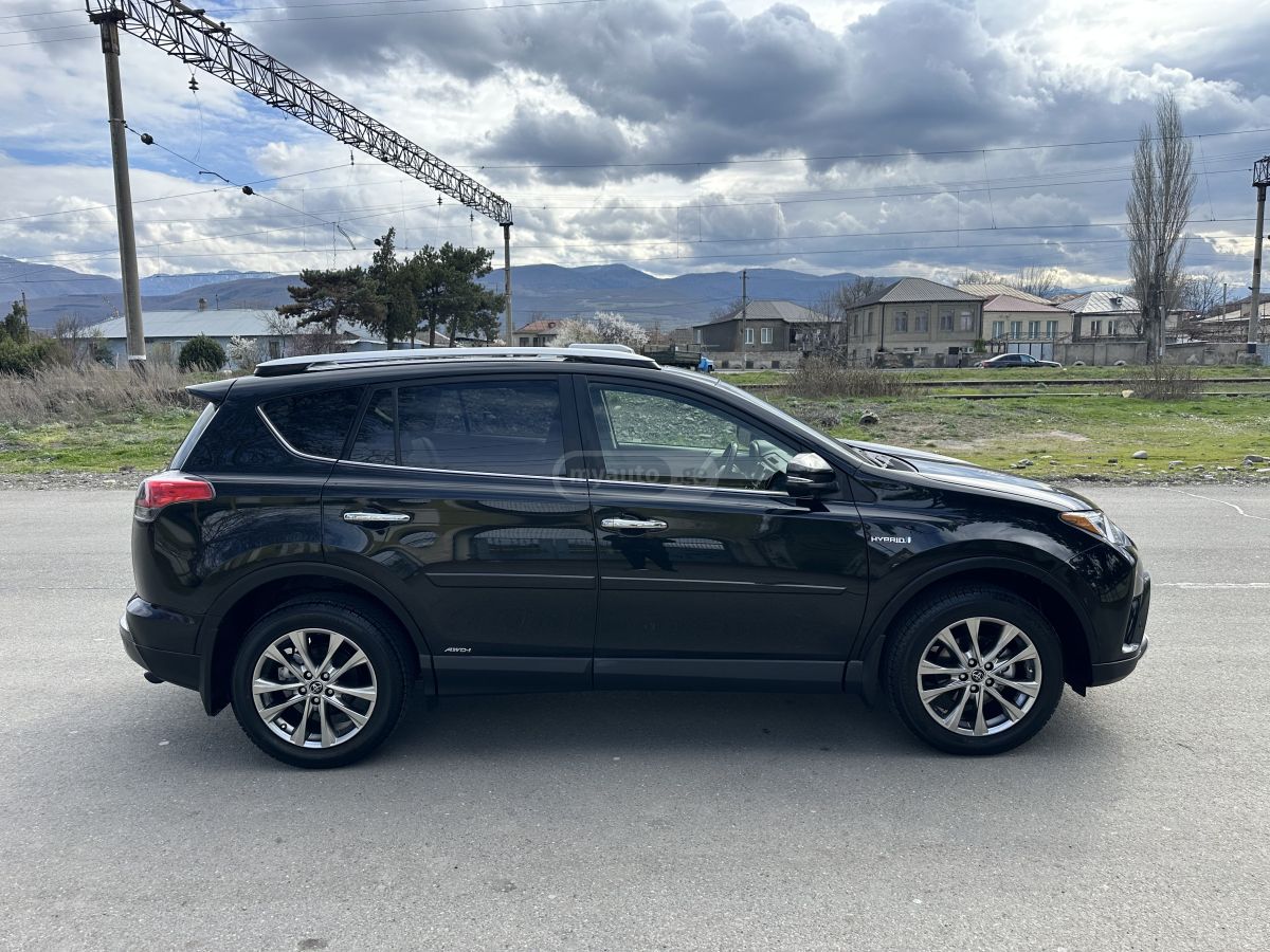 Toyota RAV 4 - фото 3