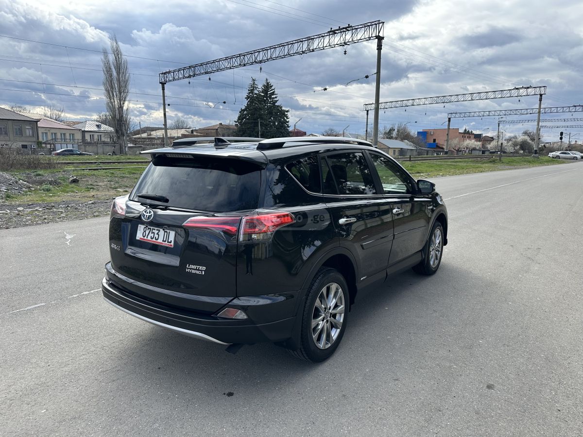 Toyota RAV 4 - фото 4