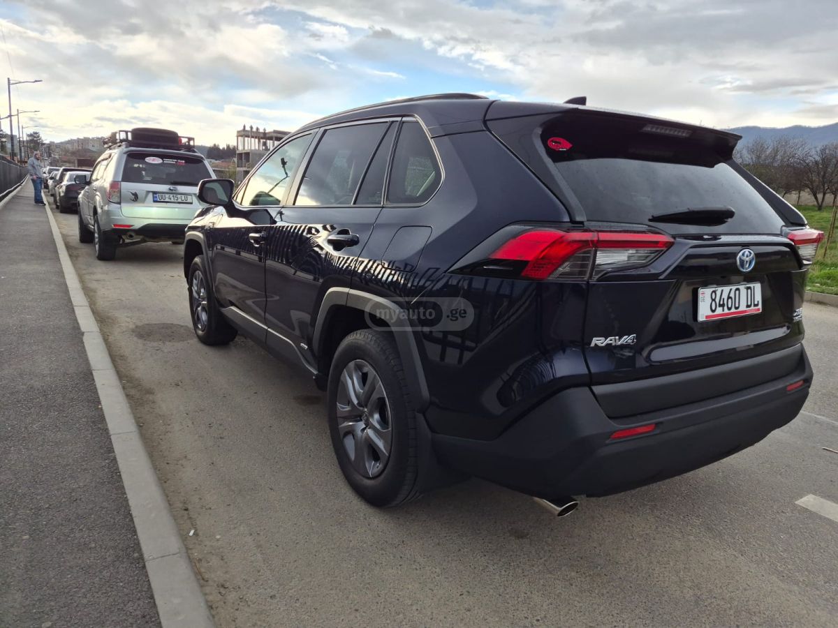 Toyota RAV 4 - фото 5