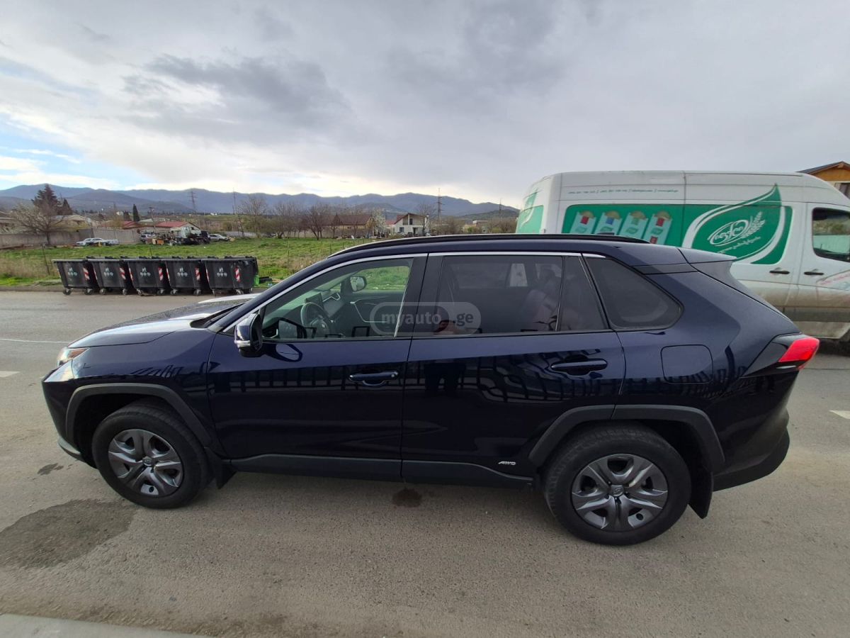 Toyota RAV 4 - фото 6