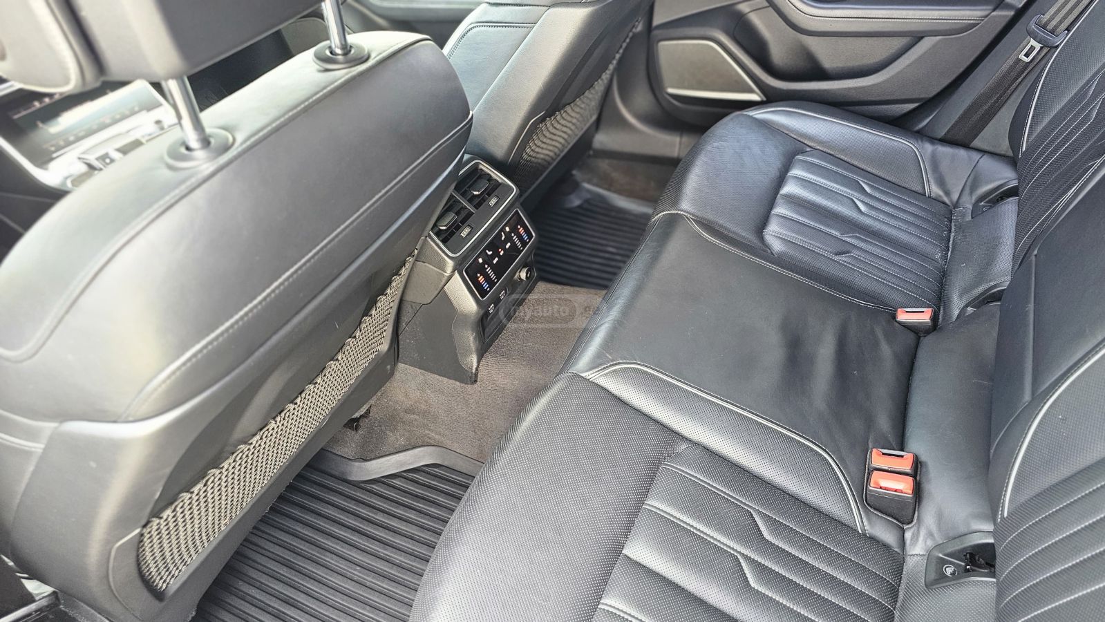Audi A7 - фото 12