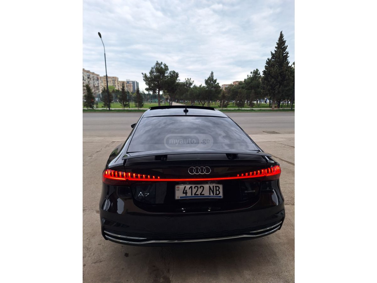 Audi A7 - фото 2