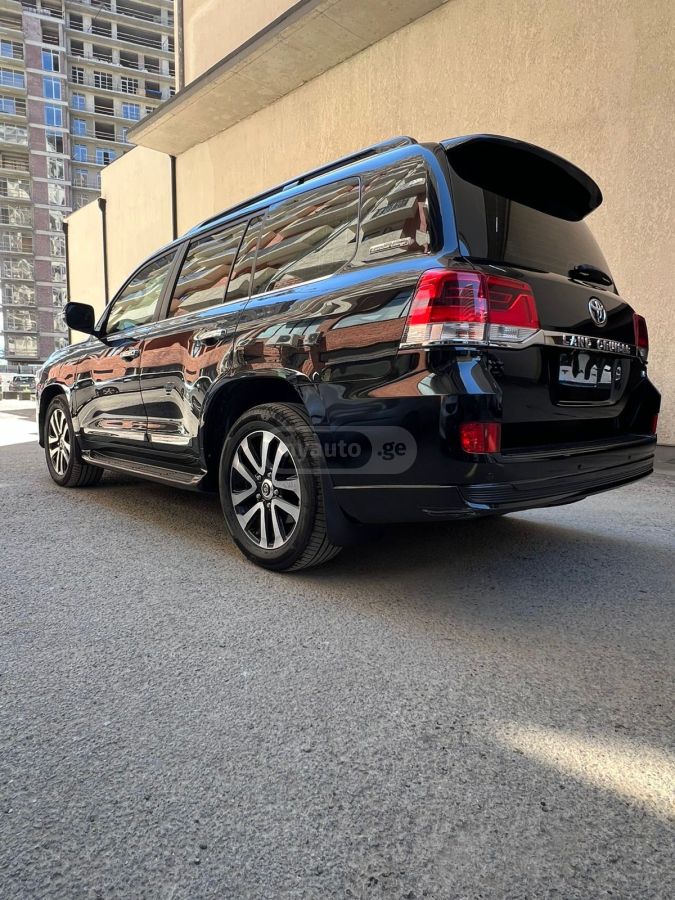 Toyota Land Cruiser - фото 2