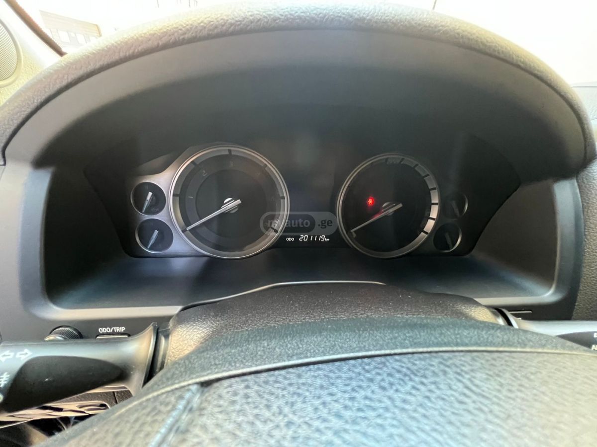 Toyota Land Cruiser - фото 8
