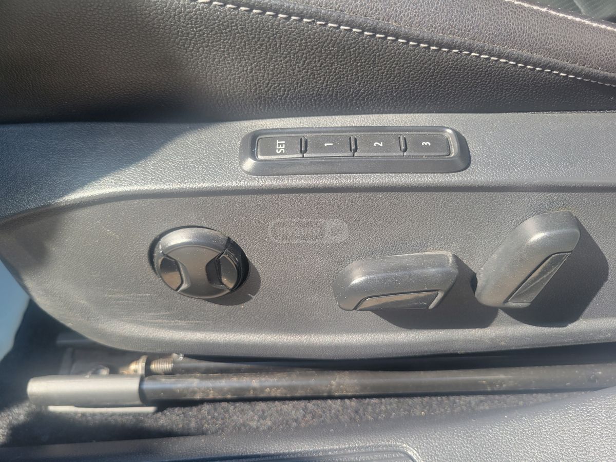 Volkswagen Jetta - фото 12
