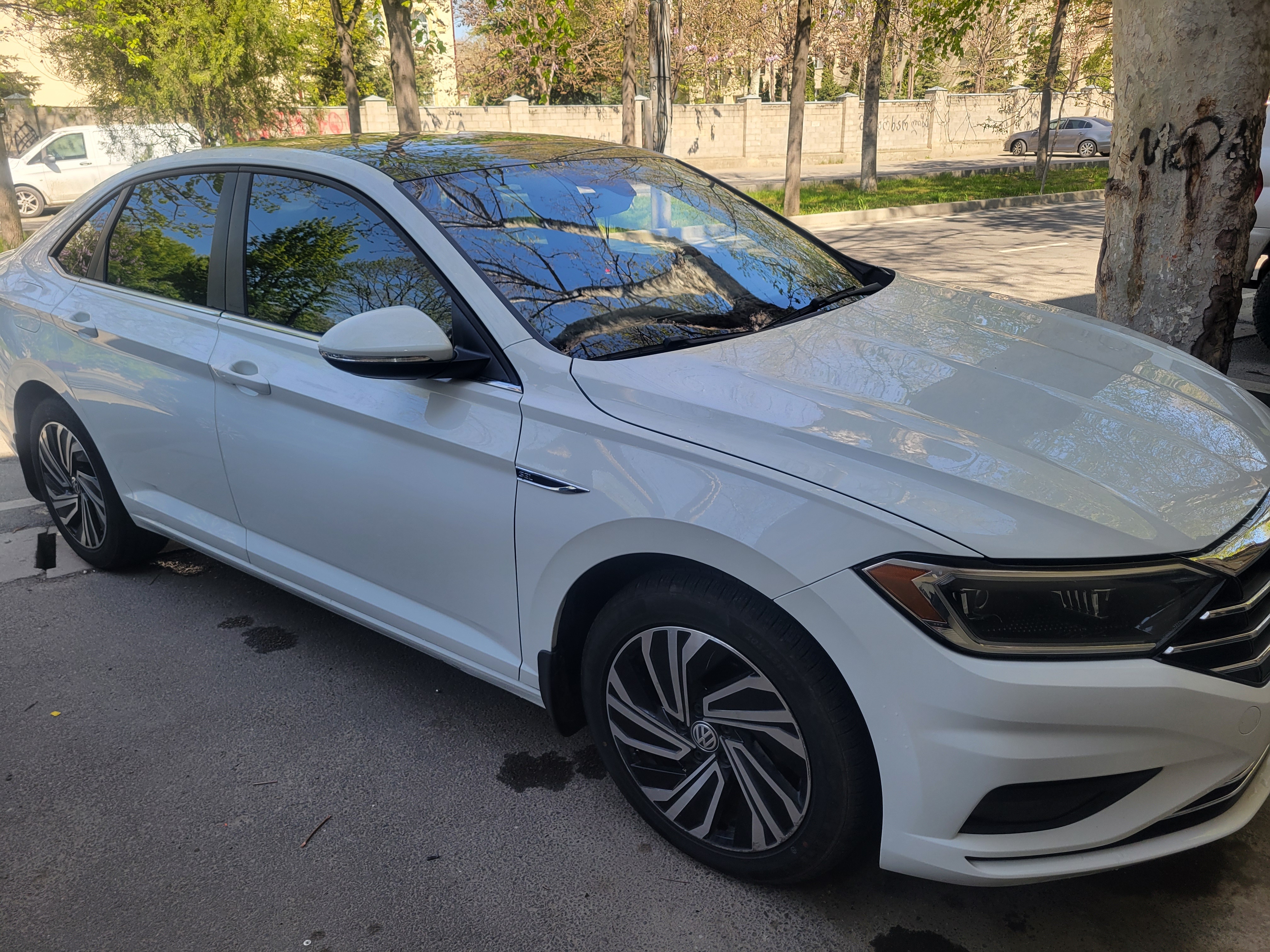 Volkswagen Jetta - фото 2