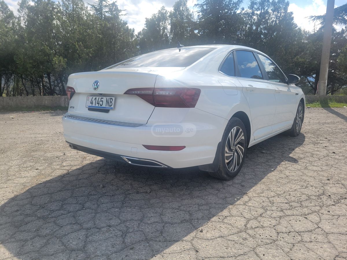 Volkswagen Jetta - фото 5