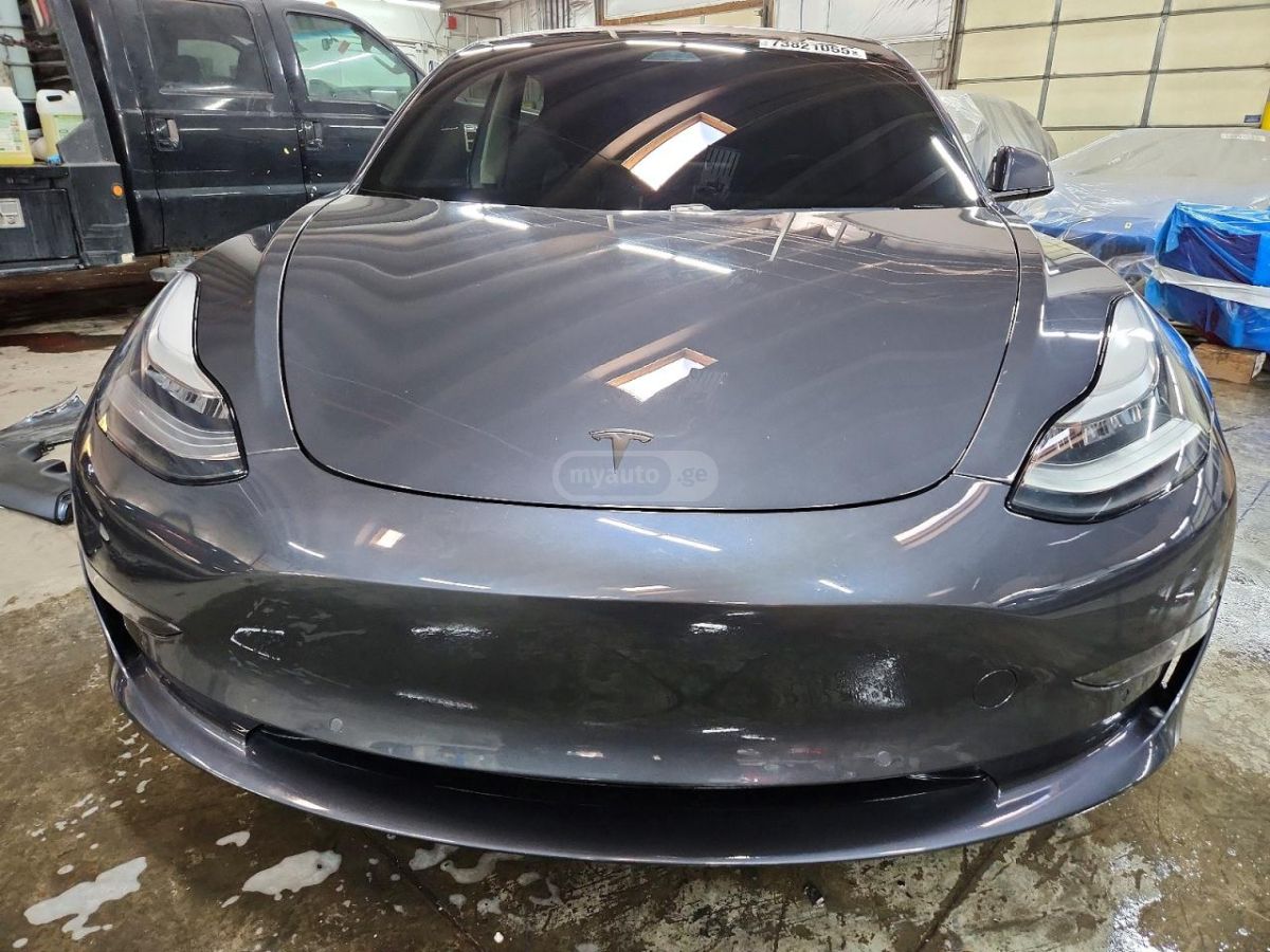 Tesla Model 3 - фото 5