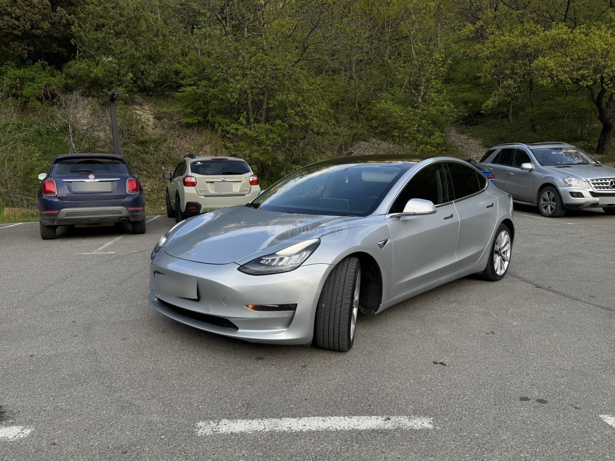 Tesla Model 3 - фото 2