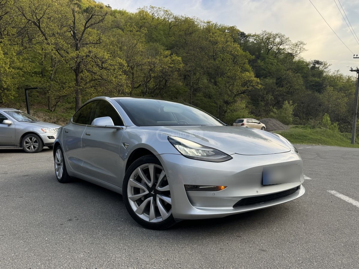 Tesla Model 3 - фото 5