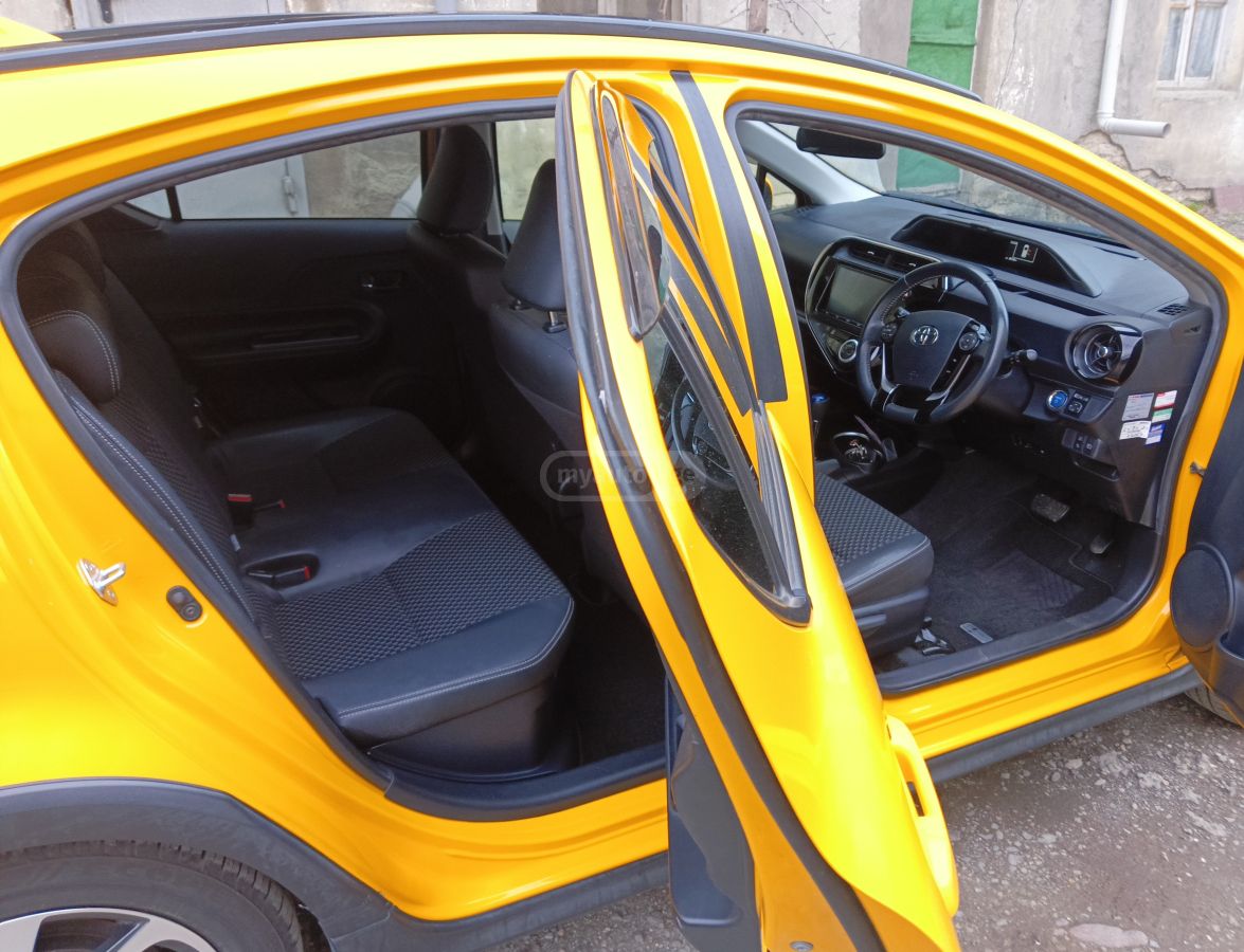 Toyota Aqua - фото 10