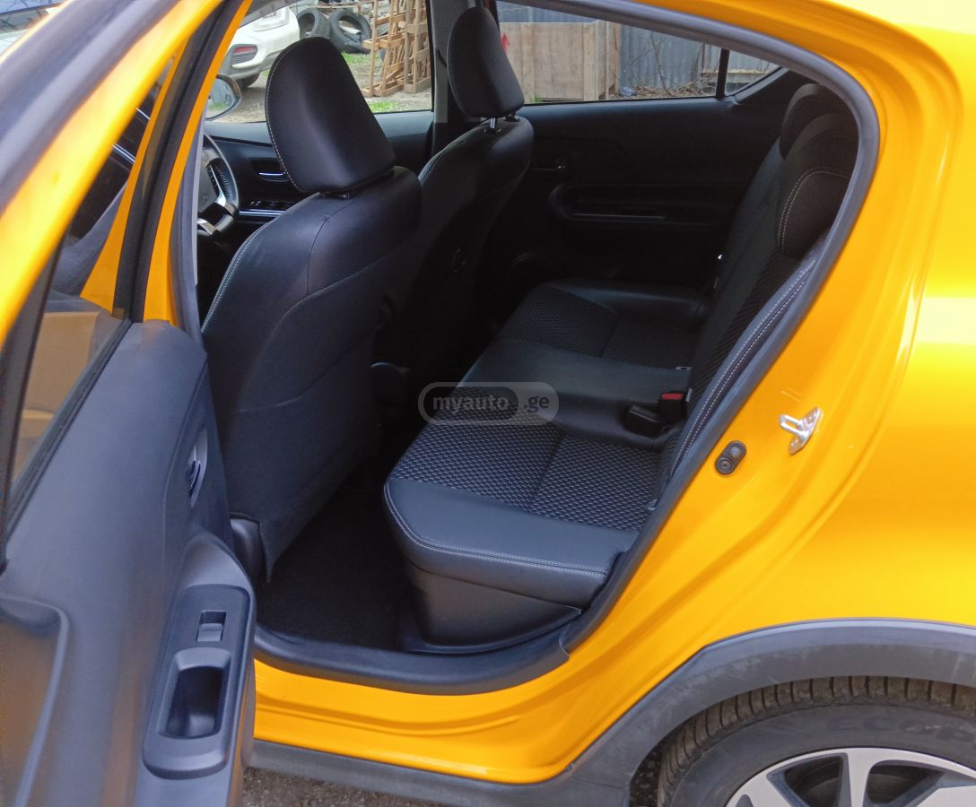 Toyota Aqua - фото 11