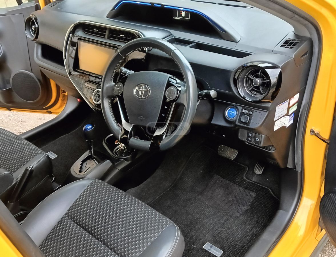 Toyota Aqua - фото 6