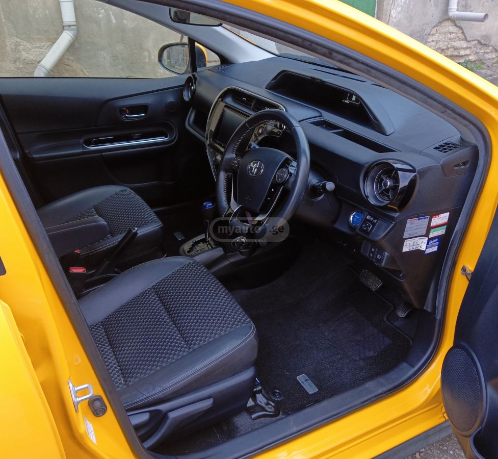 Toyota Aqua - фото 8