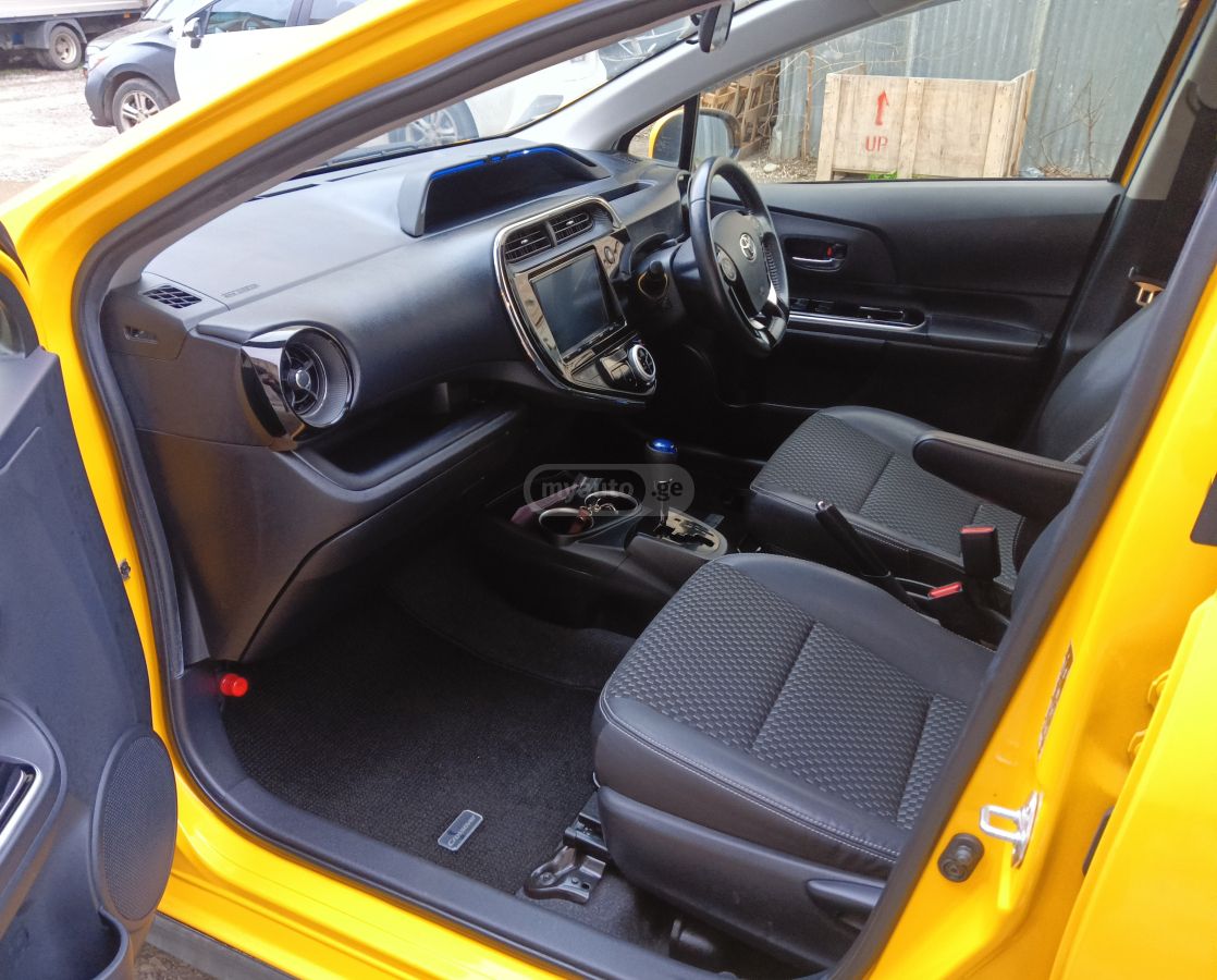 Toyota Aqua - фото 9