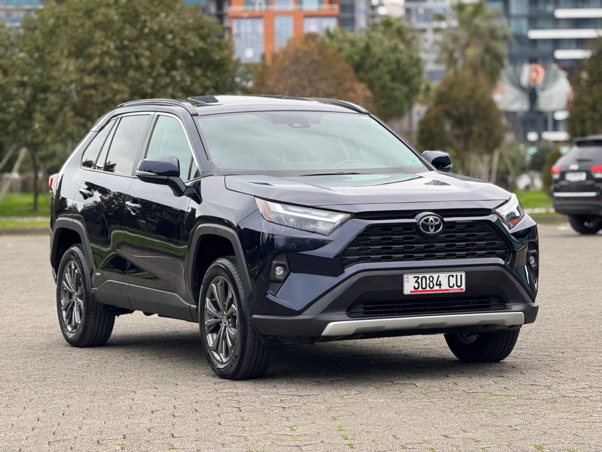 Toyota XLE Premium 4dr All Wheel Driv — миниатюра 1