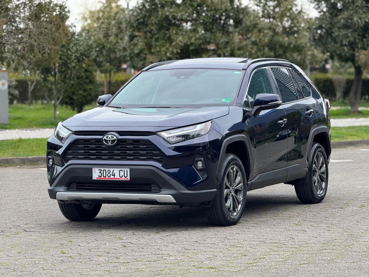 Toyota RAV 4 - фото 1