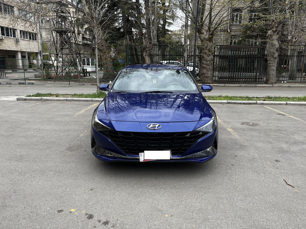 Hyundai Elantra - фото 1