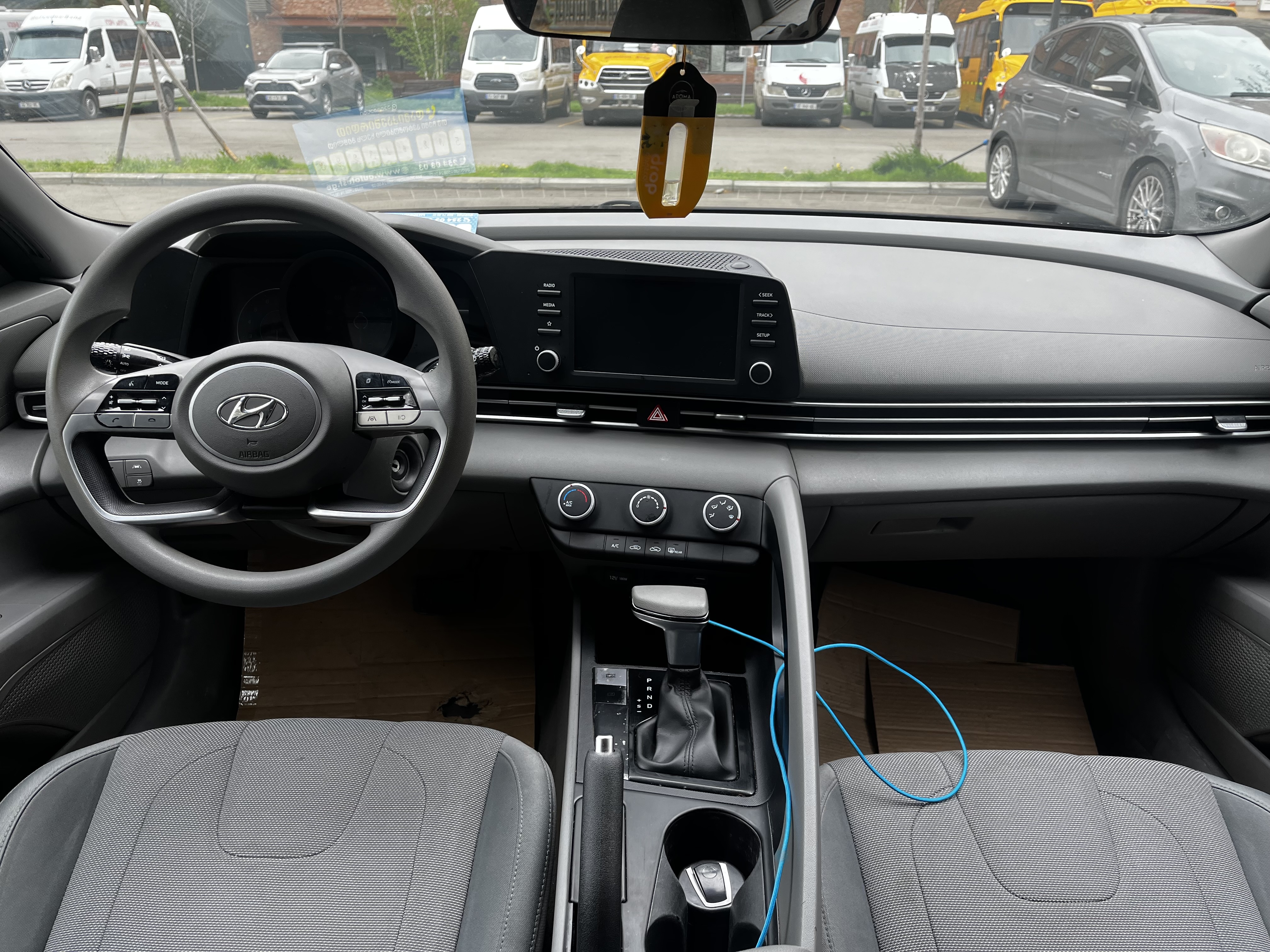 Hyundai Elantra - фото 4