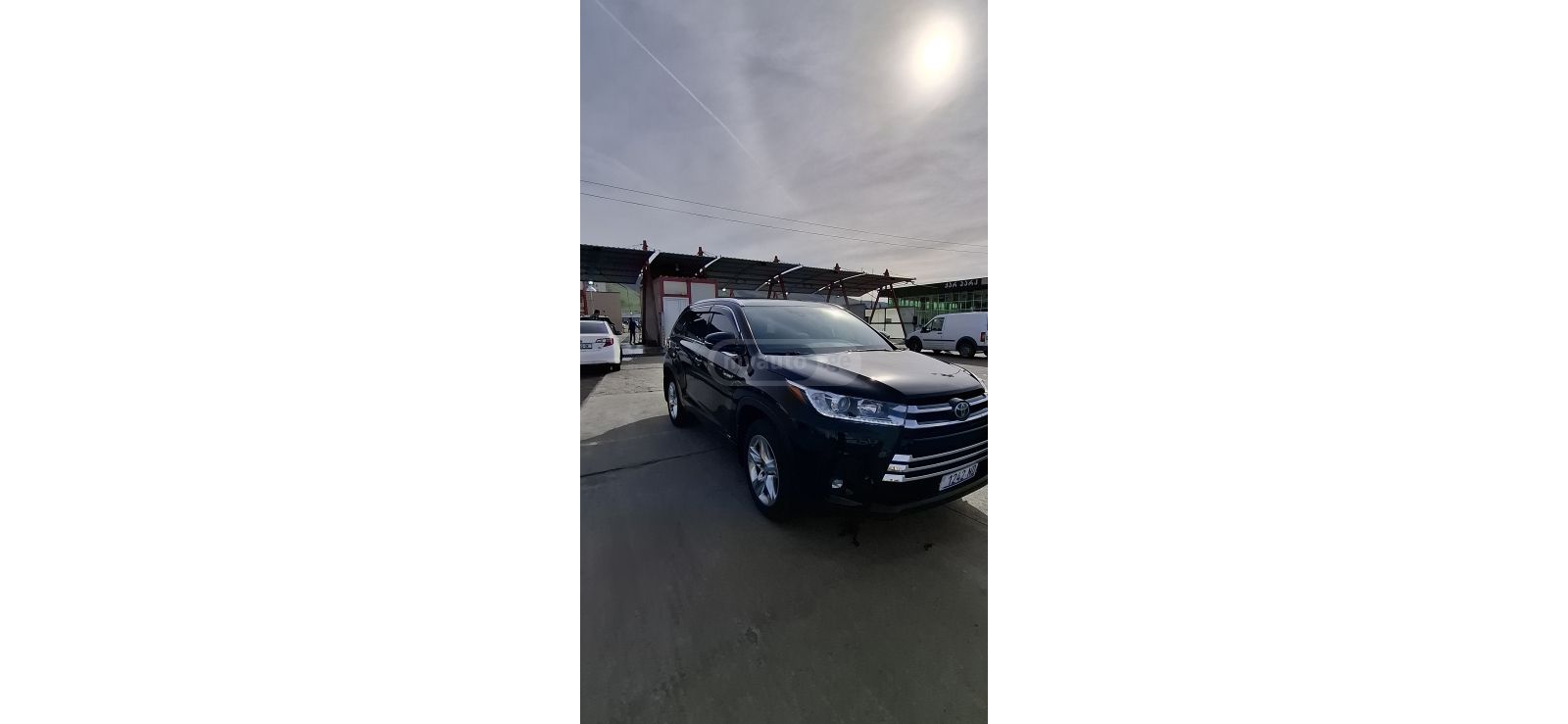 Toyota Highlander - фото 1