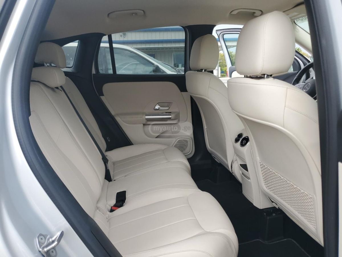 Mercedes-Benz GLA 250 - фото 11